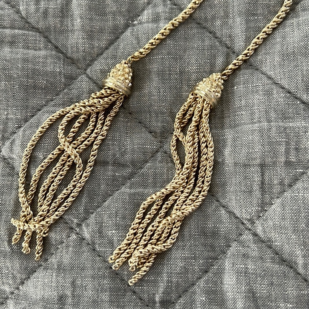 Kendra Scott long necklace